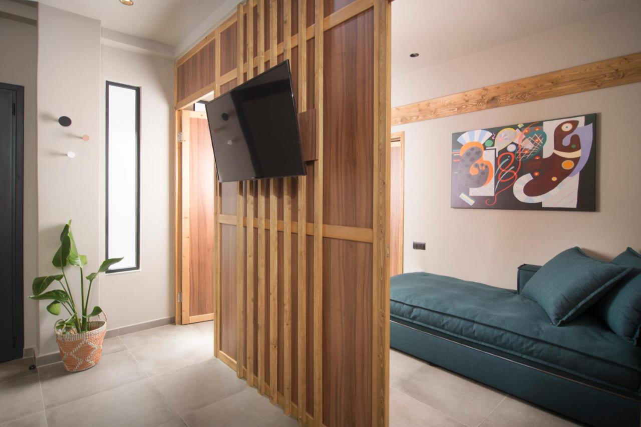 Apertura Minima Living Space Next To Sea Apartment