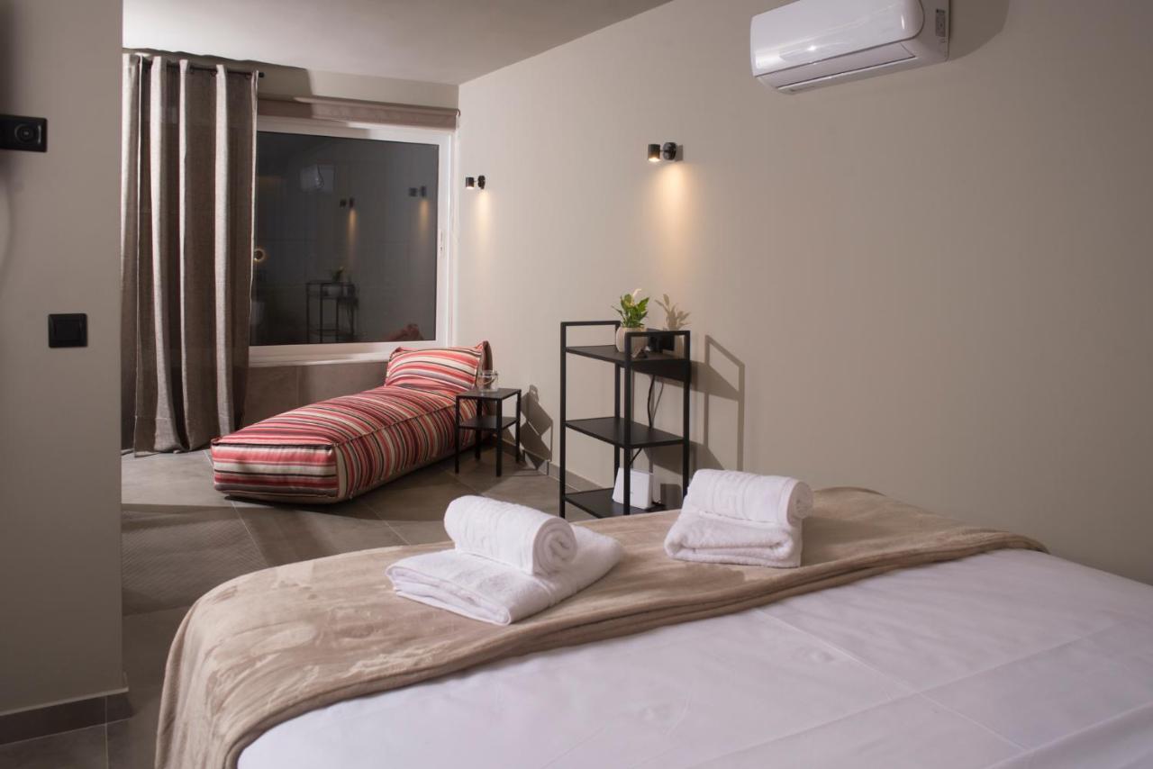 Apertura Minima Living Space Next To Sea Apartment Kalamata
